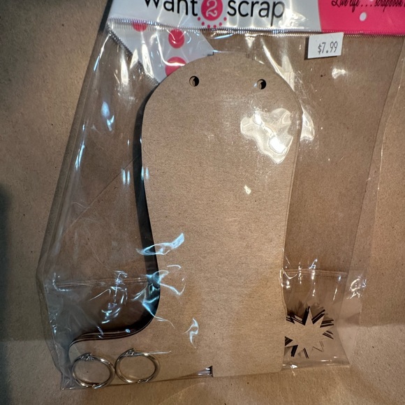 Scrapbooking - Picture 3 of 7